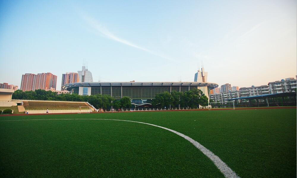 運(yùn)動(dòng)場(chǎng)