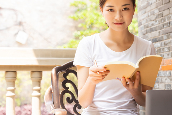 讀南京財經大學在職研究生可以拿到畢業證書嗎,有什么用處?.jpg 讀南京財經大學在職研究生可以拿到畢業證書嗎,有什么用處?.jpg