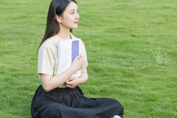 哈爾濱工業大學在職研究生的畢業證書含金量高嗎,用處大嗎?.jpg 哈爾濱工業大學在職研究生的畢業證書含金量高嗎,用處大嗎?.jpg