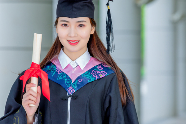 西南政法大學在職研究生的畢業證書含金量高嗎,用處大嗎?.jpg 西南政法大學在職研究生的畢業證書含金量高嗎,用處大嗎?.jpg